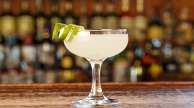 De geschiedenis van de frisse zomerse rum cocktail Daiquiri.